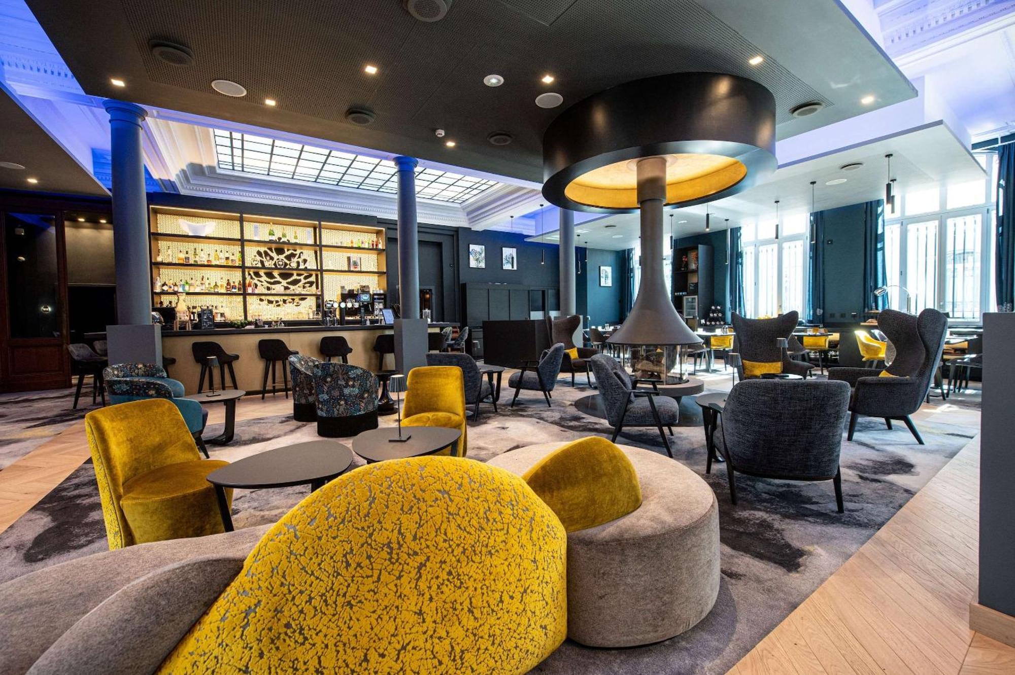 Best Western Premier Le Chapitre Hotel And Spa Ремирмонт Екстериор снимка
