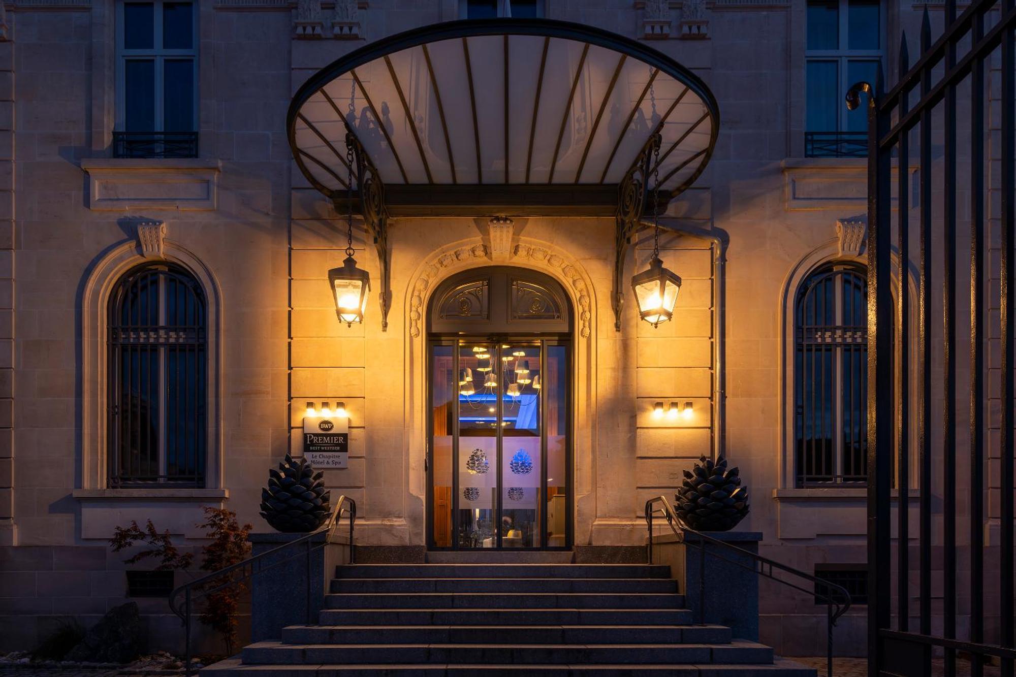 Best Western Premier Le Chapitre Hotel And Spa Ремирмонт Екстериор снимка