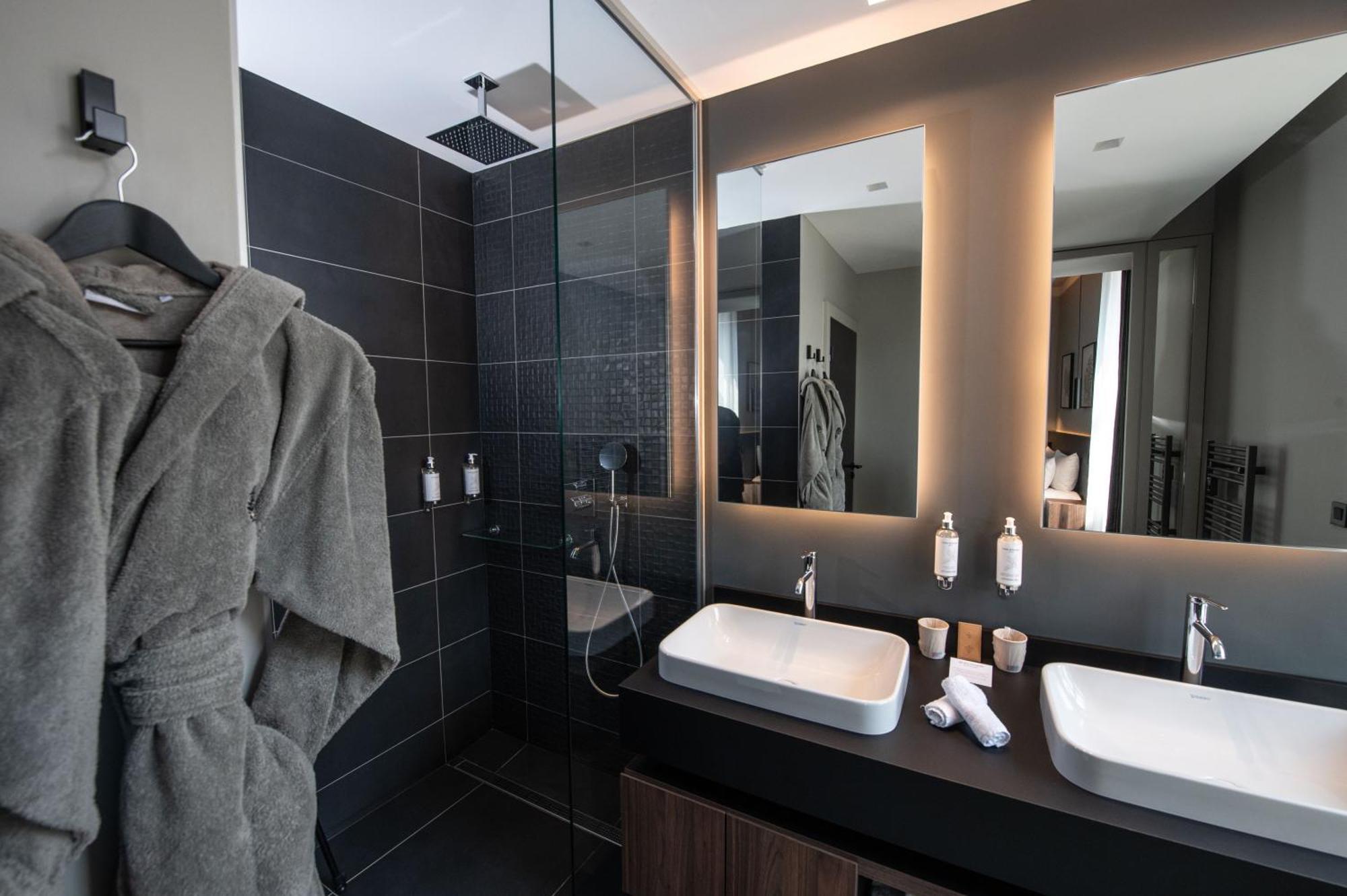 Best Western Premier Le Chapitre Hotel And Spa Ремирмонт Екстериор снимка